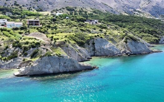 Luxury apartment in a modern villa on the island of Pag