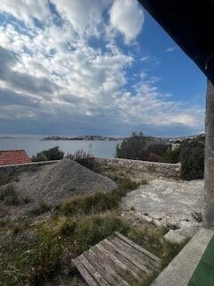 House with potential, with beautiful sea views, Sevid