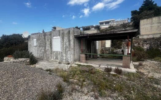 House with potential, with beautiful sea views, Sevid