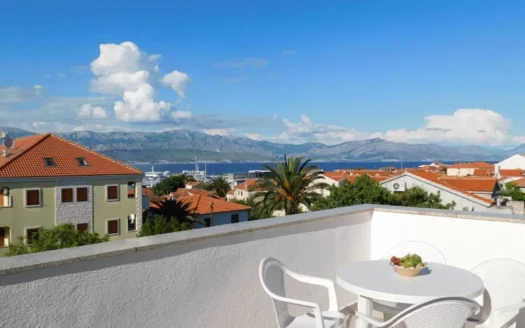 Brač, Supetar – Tourism-ready apartment complex featuring a restaurant