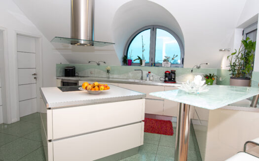 Residential and commercial building with penthouse, Varaždin
