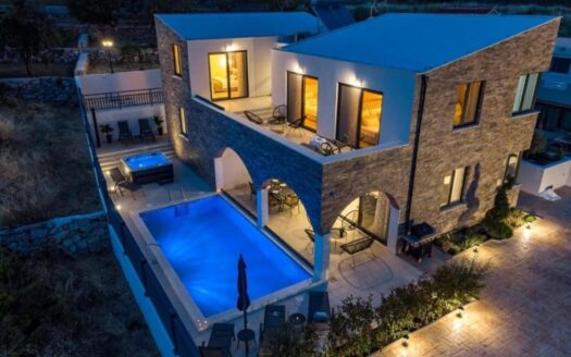 Villa in Čisli near Omiš – comfort, pool, and an excellent investment opportunity