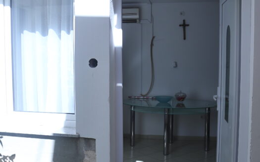 Charming Home in the Heart of Kaštel Lukšić – 90 m² with Spacious Terrace, 4 Bedrooms, Just Steps from the Sea