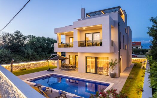 New modern villa in Privlaka – pool, jacuzzi, and panoramic view