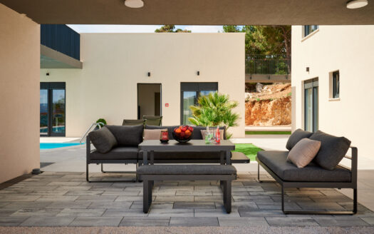 Dugi Rat – Stylish villa with private pool, just a short walk to the beach
