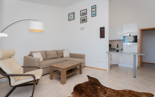 Spacious apartment with sea view in Rogoznica – for rent