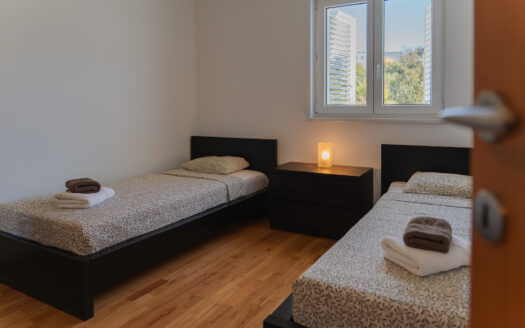 Spacious apartment with sea view in Rogoznica – for rent