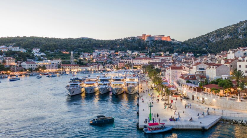 Od Kluczy do Pierwszego Gościa: Jak Krok po Kroku Zalegalizować Wynajem Turystyczny w Chorwacji?